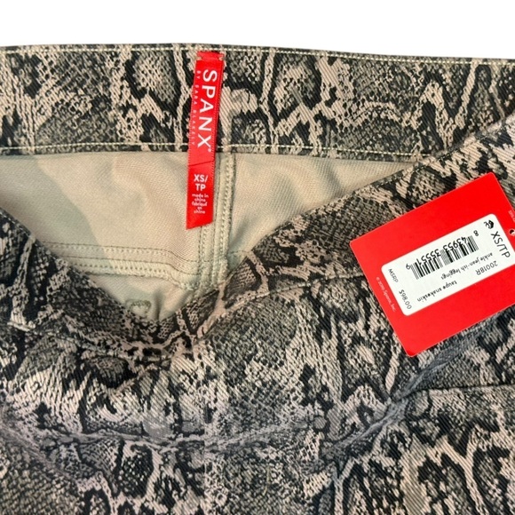 Spanx Ankle Jean-ish Snake Print Leggings - Picture 4 of 10
